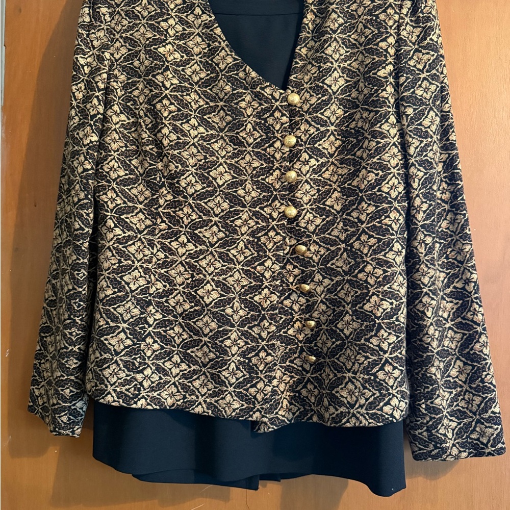 Vintage Patterned Jacket with Gold Buttons
Size 10 and lined skirt